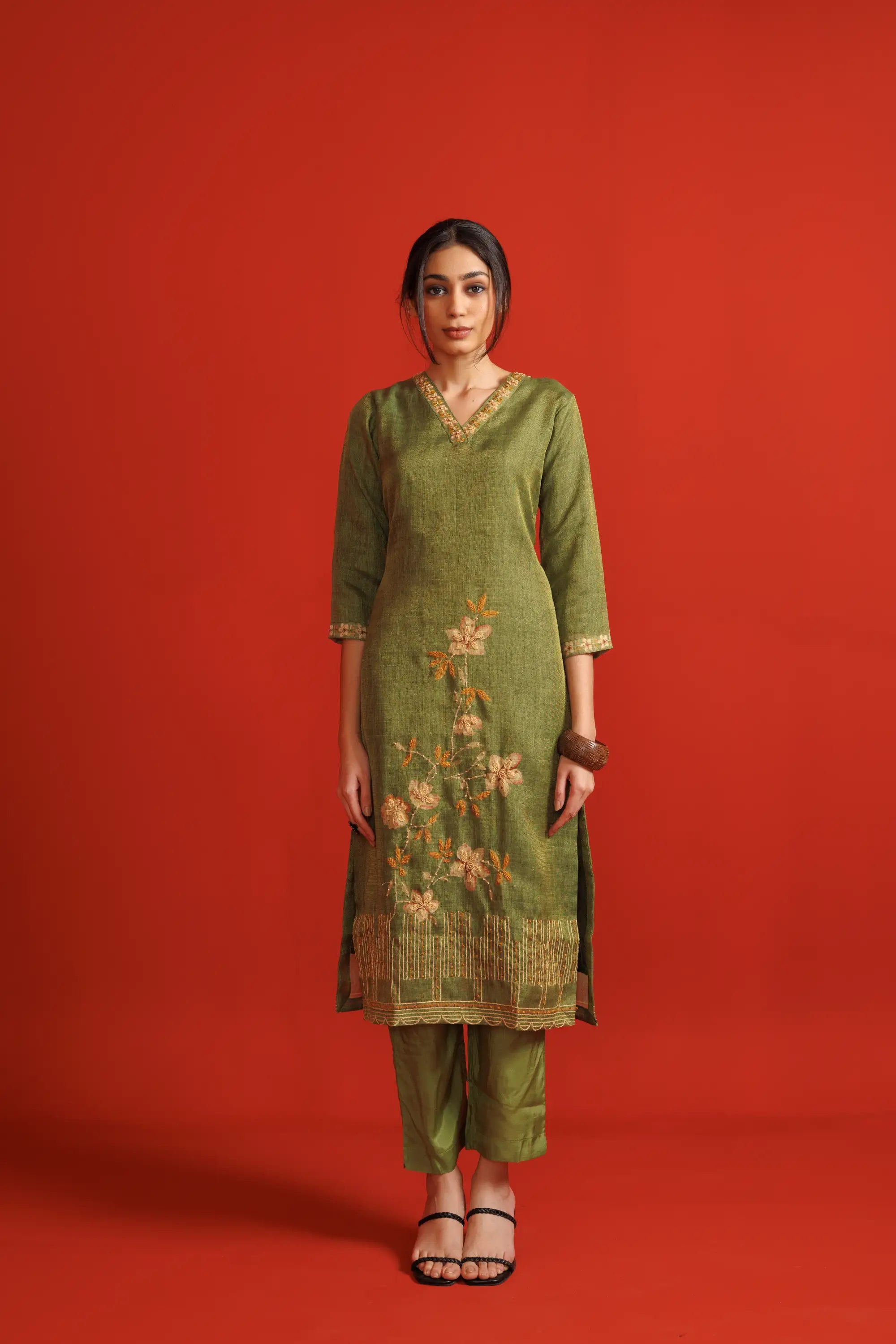 Olive Green Linen Tissue Flower Motif Kurta Set by SaadgibyRooh