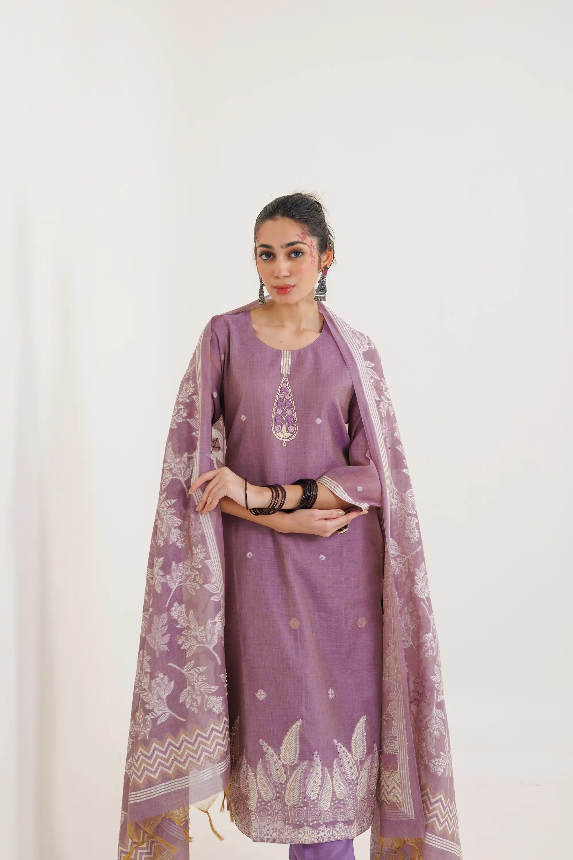 Hermosa Mauve Hand Embroidered Kurta Suit Set