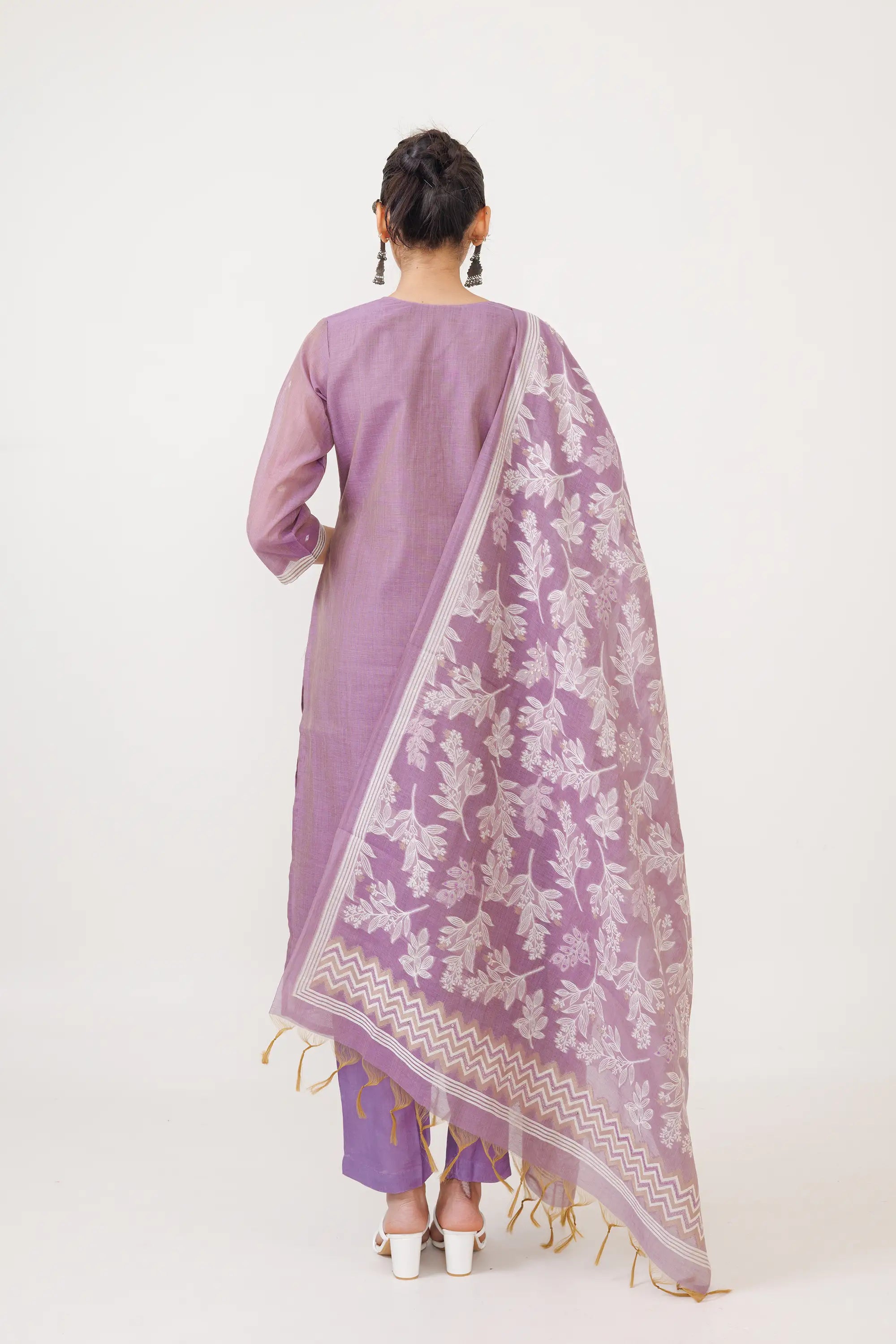 Hermosa Mauve Hand Embroidered Kurta Suit Set