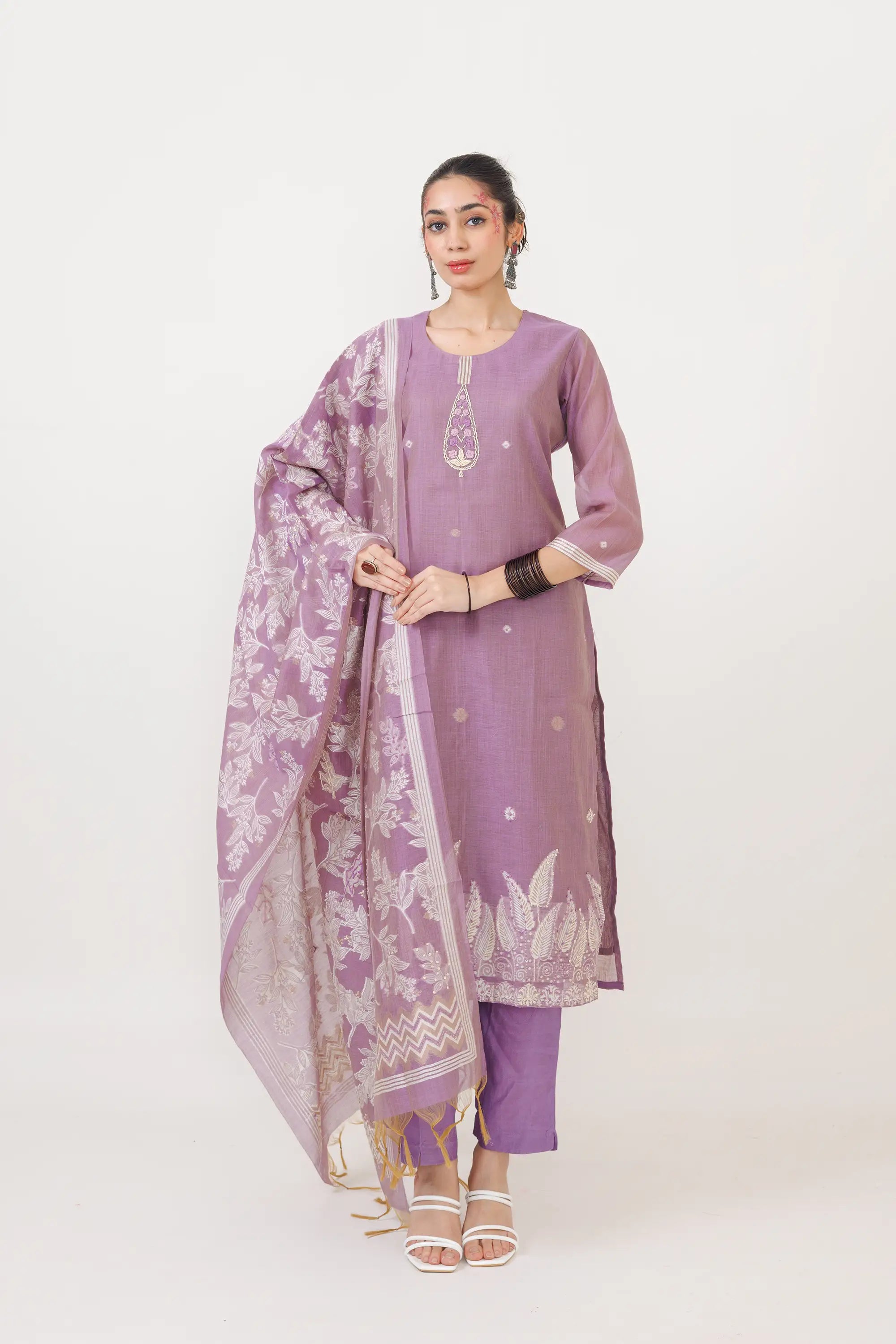 Hermosa Mauve Hand Embroidered Kurta Suit Set