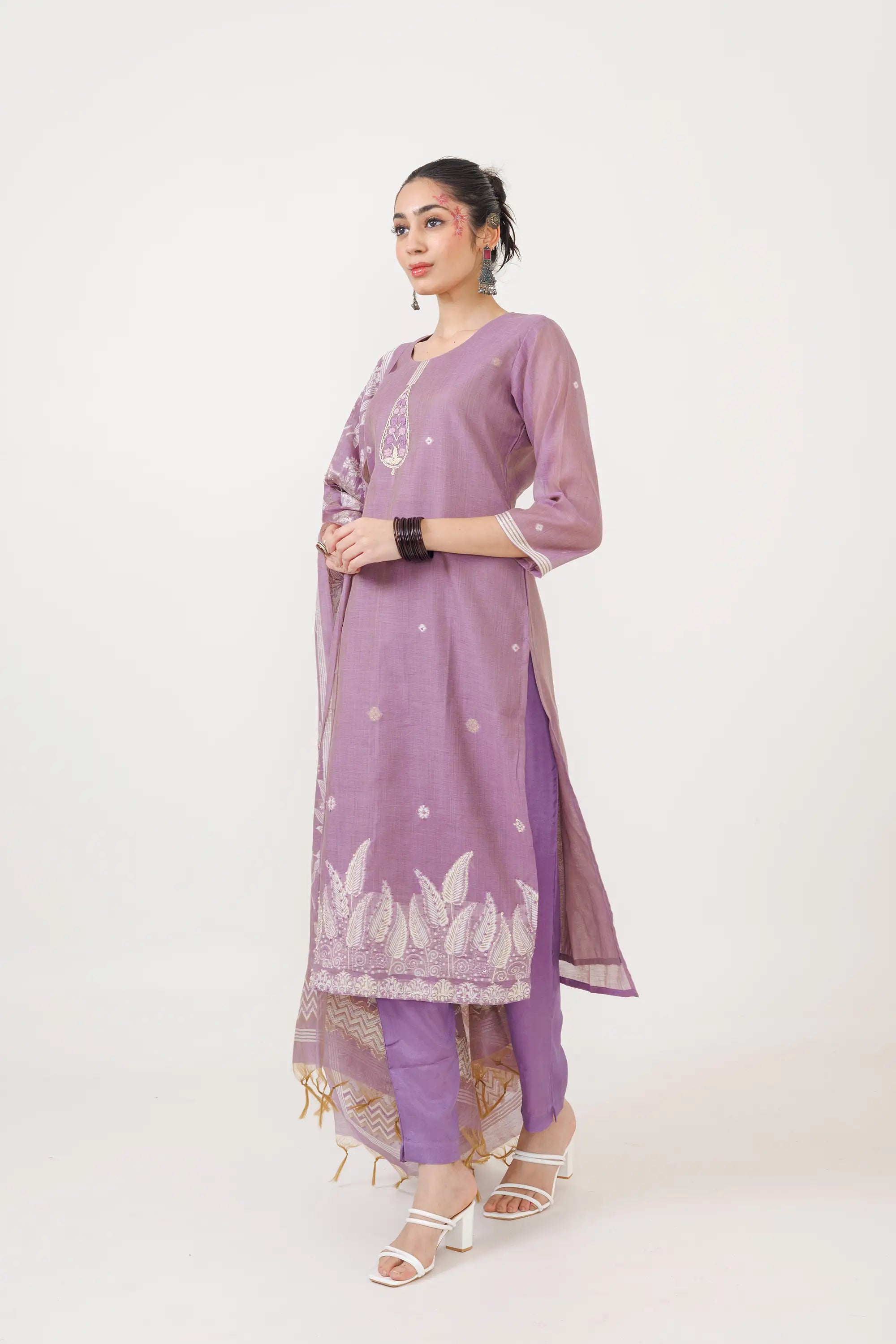 Hermosa Mauve Hand Embroidered Kurta Suit Set